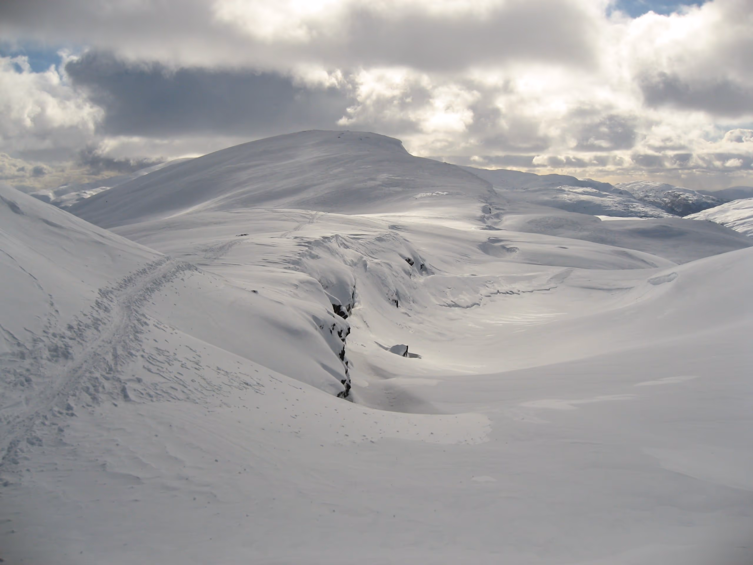 Ljos og utsikt frå nærområdet ved Wallemtunet